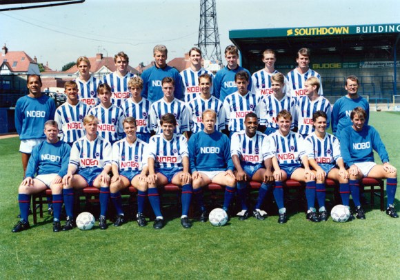 Front row: David Coldwell, Paul McCarthy, Perry Digweed, Nicky Bissett, Brian McKenna, Wayne Stemp, Steve Gatting. Middle row: Larry May, John Robinson, Derek McGrath, Chris Lyons, John Crumplin, Adrian Owers, Gary Chivers, Stuart Munay, Lee Cormack, Ted Streeter. Front row: Malcolm Stuart (physio), Garry Nelson, Mark Barham, Dean Wilkins, Barry Lloyd (manager), Robert Codner, Ian Chapman, Steve Penney, Martin Hinshelwood (coach)