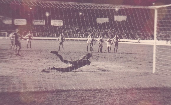 The penalty that started the row... the ball's in the net but the ref says 'no goal'