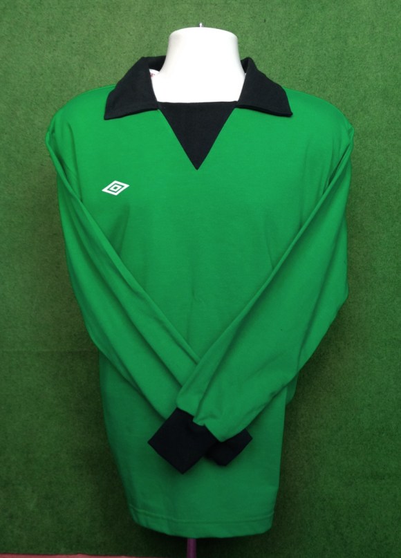 1975-76away1